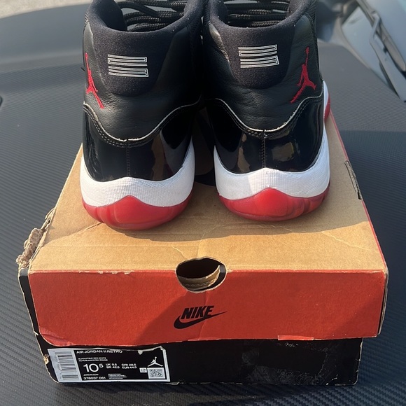 Jordan retro 11 breds in size 10.5 colors black/red/white main image 4